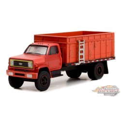 1980 Chevrolet C-70 Grain Truck avec cabine rouge altéré- S.D. Trucks Series 15 - Greenlight  1/64 - 45150 A