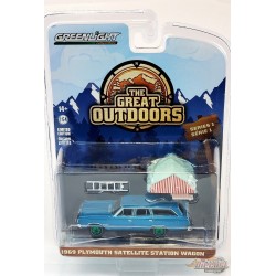 CHASE CAR 1969 Plymouth Satellite Station Wagon / Camp'otel Cartop - The Great Outdoors Series 1- Greenlight 1-64 - 38010 BGR