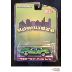 CHASE CAR 1982 Chevrolet Monte Carlo Lowrider Vert - Mijo Exclusives - 1/64 Greenlight - 51388GR