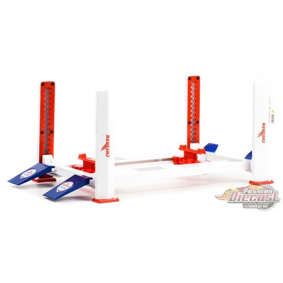 Four-Post Lift - Chevron - Greenlight - 1/18 - 13637 Passion Diecast 