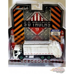 CHASE CAR 2020 Camion à ordures Mack LR à chargement arrière - Blanc - SD Trucks 13 - Greenlight  1/64 - 45130 BGR