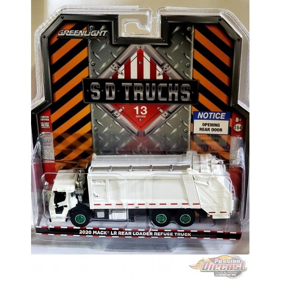 CHASE CAR 2020 Camion à ordures Mack LR à chargement arrière - Blanc - SD Trucks 13 - Greenlight  1/64 - 45130 BGR