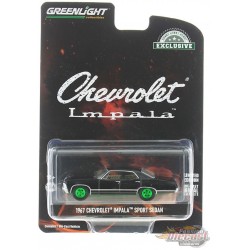 Green Machine 1967 Chevrolet Impala Sport Sedan in Tuxedo Black - Hobby Exclusive - 1/64 Greenlight - 30333-GR