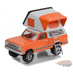 (Web Only) 1977 Dodge Ramcharger SE with Modern Rooftop Tent - The Great Outdoors Series 2 -1/64 Greenlight - 38030 B