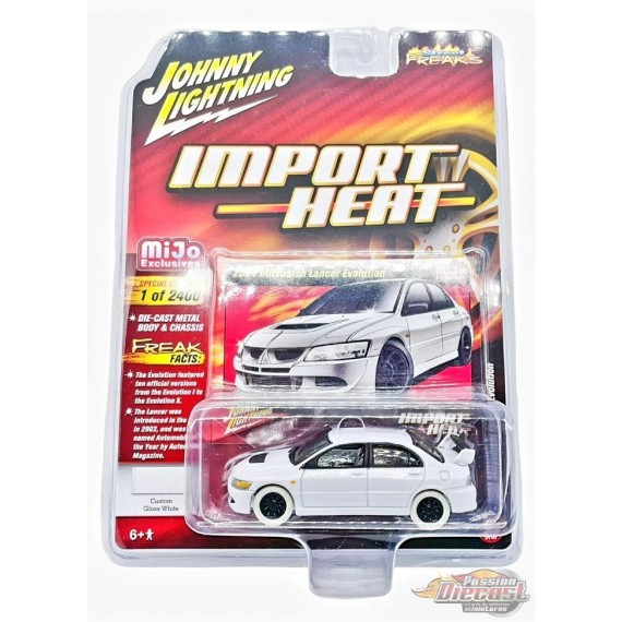 CHASE CAR Import Heat 2004 Mitsubishi Lancer Evolution - Johnny Lightning  1:64 - JLCP7311GR