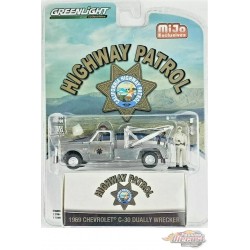 CHASE CAR Greenlight & Mijo Exclusive - 1969 Chevrolet C90 Dually Wrecker California - 1/64 Greenlight - 51423GR