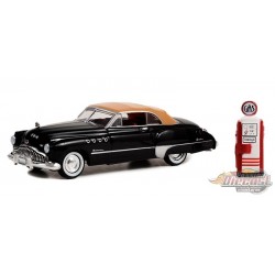 1949 Buick Roadmaster Convertible (Top Up) with Vintage Gas Pump - The Hobby Shop Series 14 - 1/64 Greenlight - 97140 A