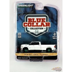 GreenMachine 2019 Ram 2500 Tradesman with Snow Plow - Blue Collar Collection Series 10 - 1/64 Greenlight - 35220 EGR