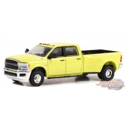 2019 Ram 3500 Big Horn in National Safety Yellow - Dually Drivers Series 11 - 1/64 Greenlight - 46110 E