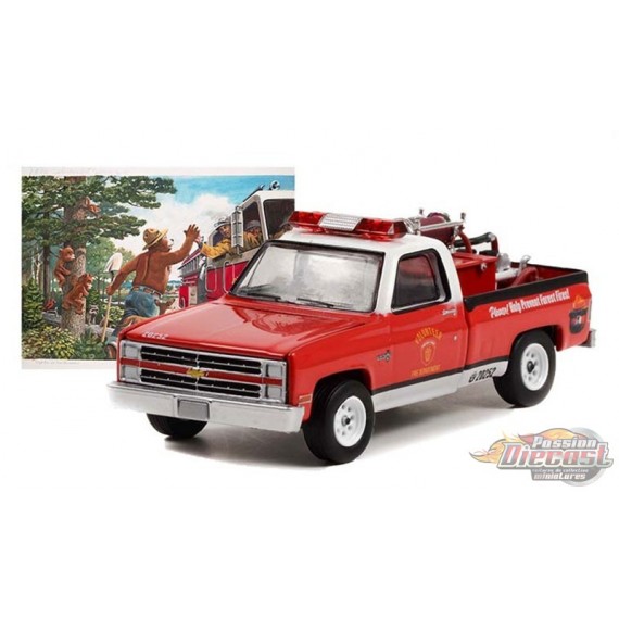 1984 Chevrolet C20 Custom Deluxe avec équipement d'incendie - Smokey Bear Series 1 - 1/64 Greenlight - 38020 E Passion Diecast 