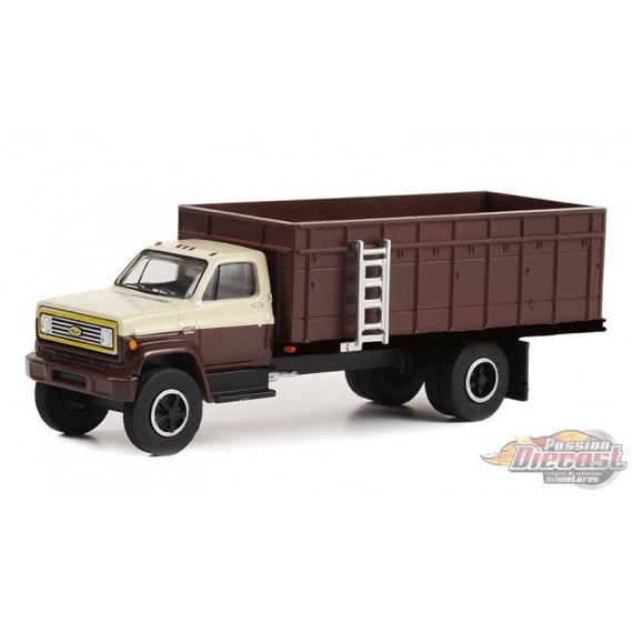 1981 Chevrolet C-70 Grain Truck in Brown with Brown Bed - Super Duty Trucks Series 17- Greenlight 1/64 - 45170 A