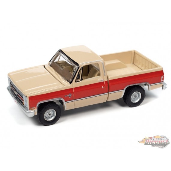 1987 Chevrolet Silverado R10 Fleetside 2 tons Tan rouge vif - Auto World - 1/64 - AWSP101 A -  Passion Diecast 