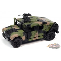 M1025 HMMWV Armament Carrier HUMVEE 4-CT Armored Fastback in Camo - Johnny Lightning 1/64 - JLSP198 A