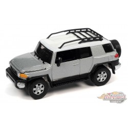 Toyota FJ Cruiser 2007 en argent titane - Johnny Lightning 1/64 - JLSP278 A
