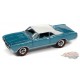 1967 Oldsmobile 442 en Aigue-marine Poly - Johnny Lightning 1/64 - JLSP289 A Passion Diecast