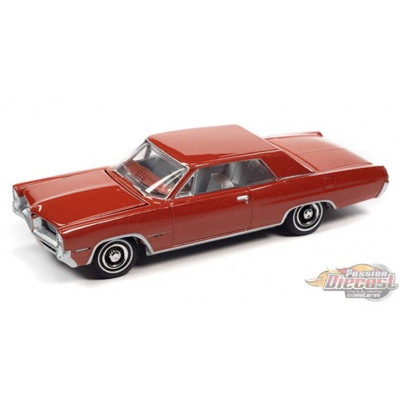 1964 Pontiac Grand Prix Royal Bobcat en poly rouge soleil - Auto World - 1/64 - AWSP110 A -  Passion Diecast 