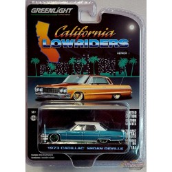 GreenMachine 1973 Cadillac Sedan deVille - en Teal avec toit blanc - California Lowriders Series 1 - 1/64 Greenlight - 63010 FGR