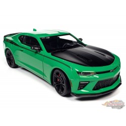 2017 Chevrolet Camaro SS Nickey Vert - Auto World / American Muscle 1/18 -  AMM1276