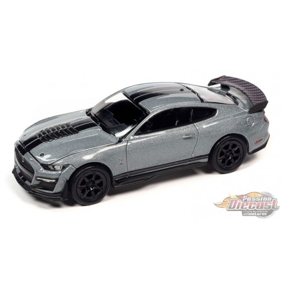 2021 Shelby GT500 - Carbon Edition in Iconic Silver with Twin Black Stipes on Lower Rockers - Auto World - 1/64 - AWSP114 B