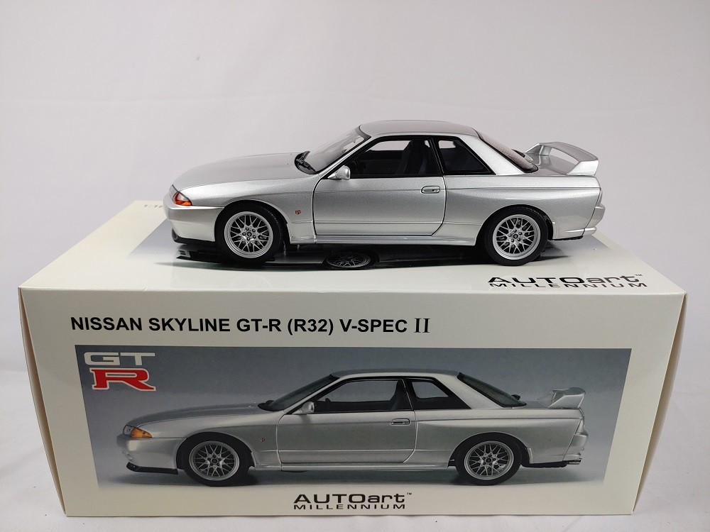 1年保証』 オートアート1/18 日産スカイラインGT-R(R32) V-SPECⅡ ...