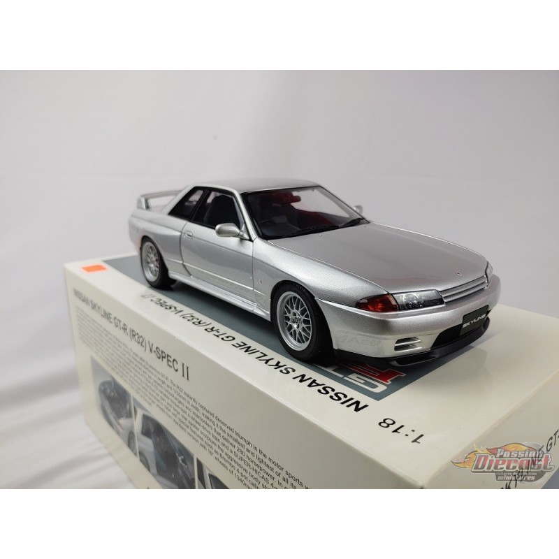 オートアート 1/18 R32 GT-R VspecⅡ-