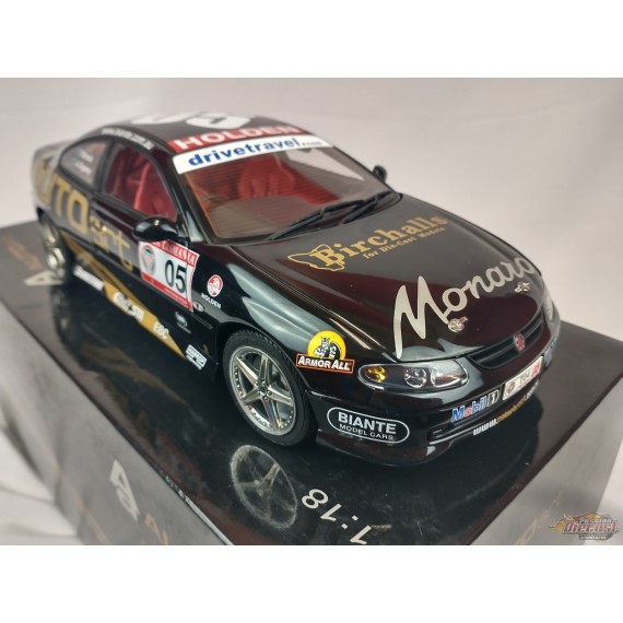 AUTOART HOLDEN MONARO CV8 TARGA TASMANIA 2004 PETER BROCK/ A.GIGNEY no 05 - Autoart   1/18 - 80460   Used  Read