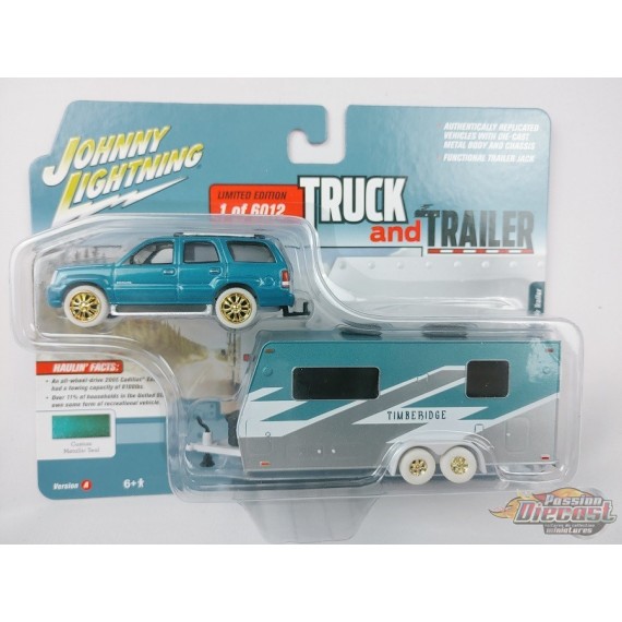 CHASE CAR 2005 Cadillac Escalade Teal avec remorque de camping - Truck&Trailers  - Johnny Lightning 1:64 - JLSP200 A BGR