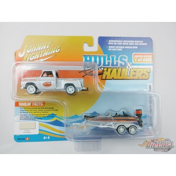 CHASE CAR 1965 Chevy Stepside Pickup avec bass boat et remorque  - Johnny Lightning  1:64 - JLBT015  - JLSP203 AGR
