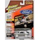 CHASE CAR 1986 Ford Mustang SVO en argent - Johnny Lightning 1/64 - JLSP247-BGR Passion Diecast