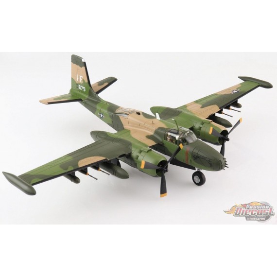 Douglas B-26K Counter Invader - USAF, no.64-17969 Special Kay, EAA AirVenture 2018 / Hobby Master 1:72 HA3227