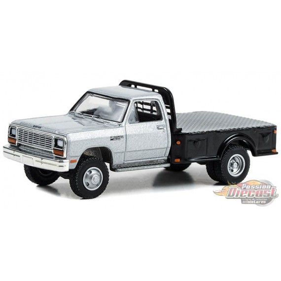1985 Dodge Ram W350 Power Ram Dually Flatbed en argent - Dually Drivers Series 12 - 1/64 Greenlight - 46120 B