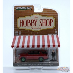 GreenMachine 2022 Chevrolet Tahoe LT Texas with Man in Suit - The Hobby Shop Series 14 - 1/64 Greenlight - 97140 FGR