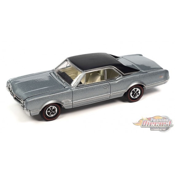 1966 Oldsmobile 442 in Silver Mist Poly with Flat Black Roof - Auto World - 1/64 - AWSP132 B Passion Diecast