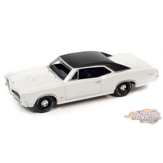 1966 Pontiac GTO en ivoire camée - Johnny Lightning 1/64 - JLSP325 B Passion Diecast