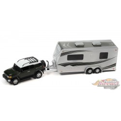 2010 Toyota FJ Cruiser with Camping Trailer in Dark Green - Truck&Trailers - Johnny Lightning  1:64 - JLSP315 B