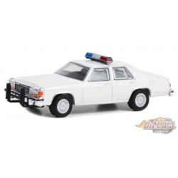 Police - 1980-91 Ford LTD Crown Victoria with Light Bar and Push Bar in White - Hobby Exclusive - 1/64 Greenlight - 43007 B