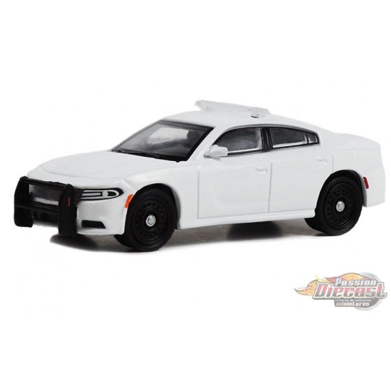 Police - 2022 Dodge Charger Pursuit with Light Bar and Push Bar in White - Hobby Exclusive - 1/64 Greenlight - 43002 B