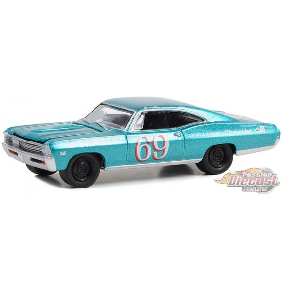 No.69 Bill Daniels - 1967 Chevrolet Impala - Pikes Peak International Hill Climb Series 1 - 1/64 Greenlight - 13330 B