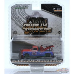 GreenMachine STP Oil Treatment - 1971 Chevrolet C-30 Dually Wrecker - Dually Drivers Series 11 - 1/64 Greenlight - 46110 BGR