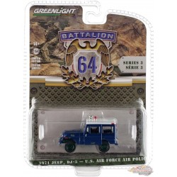 GreenMachine U.S. Air Force Air Police - 1971 Jeep DJ-5 - Battalion 64 Series 3 - 1/64 Greenlight - 61030 DGR