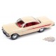 1961 Chevrolet Impala en crème Corona - Johnny Lightning - 1/64 - JLSP353 A Passion Diecast