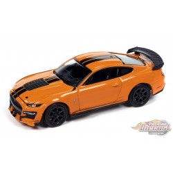 2021 Ford Mustang Shelby GT500 Carbon Edition Track en Twister Orange & Twin Upper Noir Stripes - Auto World - 1/64 - AWSP136 B