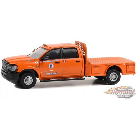 City Of Austin Public Works - 2023 Ram 3500 Dually Flatbed - Dually Drivers Series 13 -1/64 Greenlight - 46130 F