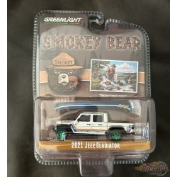 GreenMachine Jeep Gladiator 2021 avec canoë sur le toit - Smokey Bear Series 2 - 1/64 Greenlight - 38040 FGR