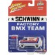 CHASE CAR Schwinn 1976 Chevy Van G20 BMX/Freestyle Bikes en blanc - Johnny Lightning 1/64 - JLSP311GR