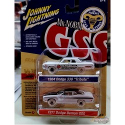CHASE CAR M. Norm 1964 Dodge 330 Tribute & 1971 Dodge Demon GSS - Set de 2 - Johnny Lightning 1:64 - JLSP275 BGR