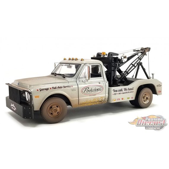 chevrolet-c-30-wrecker- 