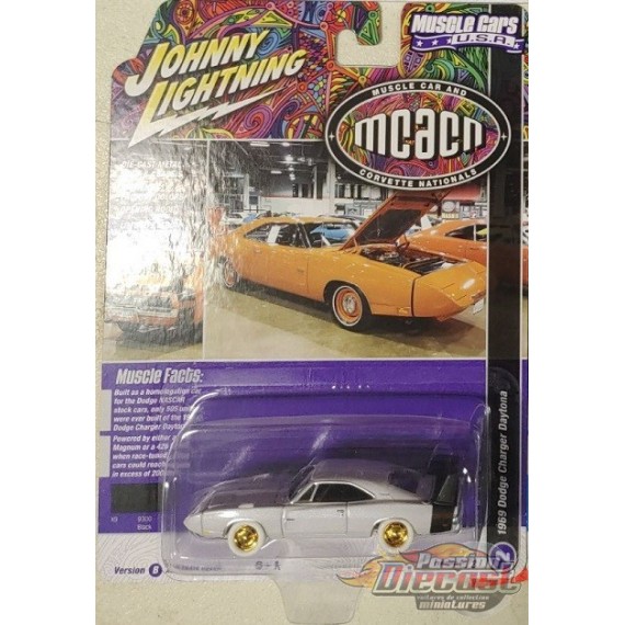 CHASE CAR 1969 Dodge Charger Daytona en noir brillant avec bande arrière blanche - Johnny Lightning 1/64 - JLSP288 BGR