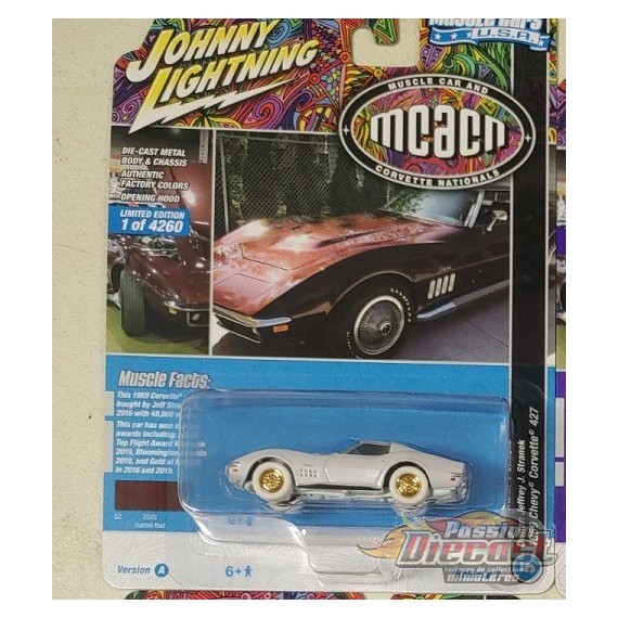 CHASE CAR 1969 Chevrolet Corvette en Bourgogne - Johnny Lightning 1/64 - JLSP291 AGR Passion Diecast