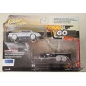 CHASE CAR 1980 Chevrolet Monte Carlo avec Bass Boat en poly bleu vif - Truck&Trailers - Johnny Lightning 1:64 - JLSP317 AGR